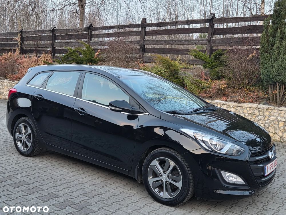 Hyundai i30 Kombi 1.6 GDi DCT Premium - 10
