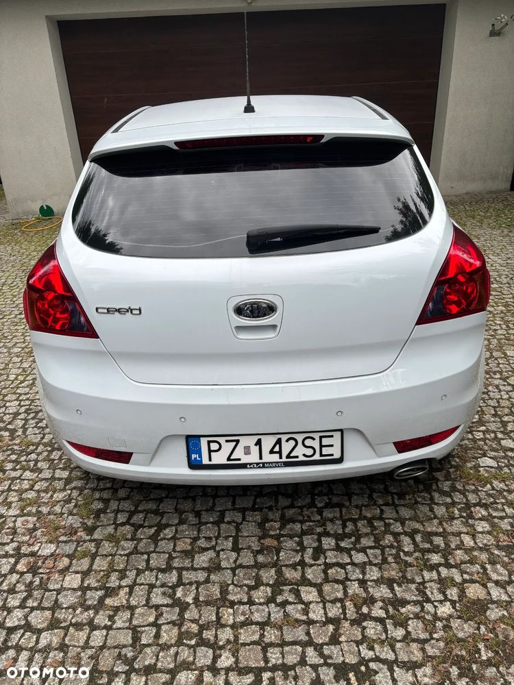 Kia Ceed 1.6 CRDi 90 Spirit - 3