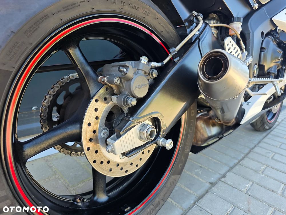 Yamaha R6 - 10