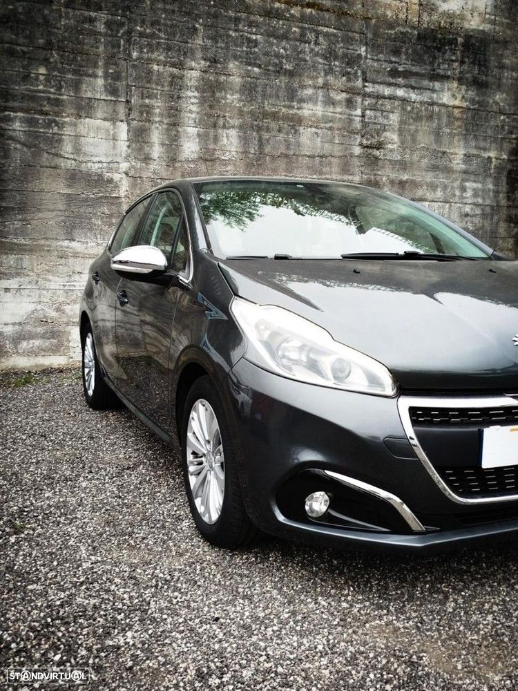 Peugeot 208 1.2 PureTech Signature - 21