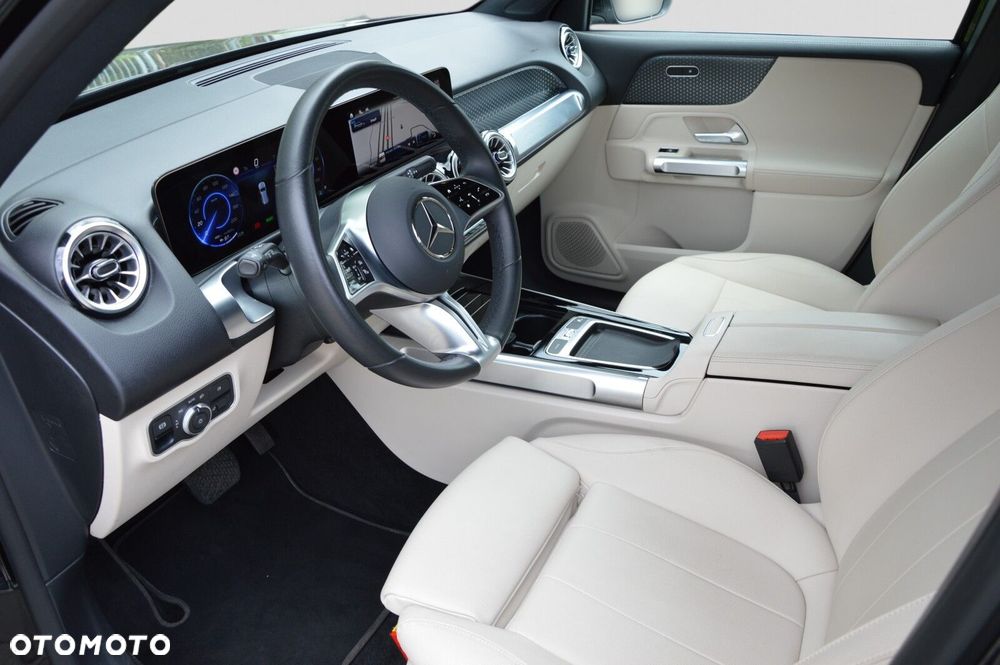 Mercedes-Benz EQB - 12