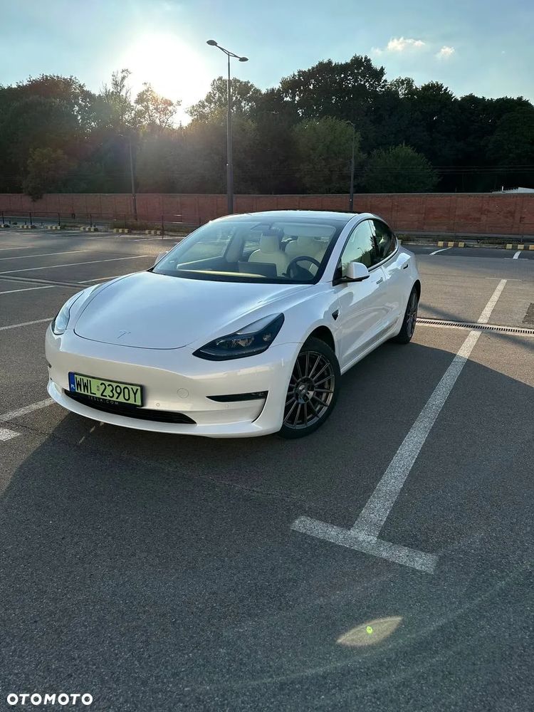 Tesla Model 3 Langstreckenbatterie Allradantrieb Dual Motor - 1