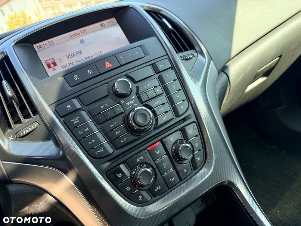 Opel Astra 1.6 Turbo Innovation - 28