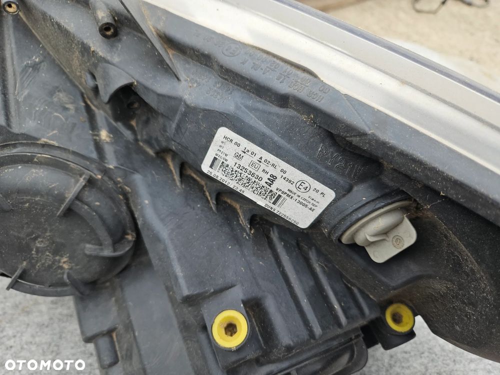 Lampa prawa przednia OPEL MERIVA B 2012r Europa oryginalna 13253630 - 7