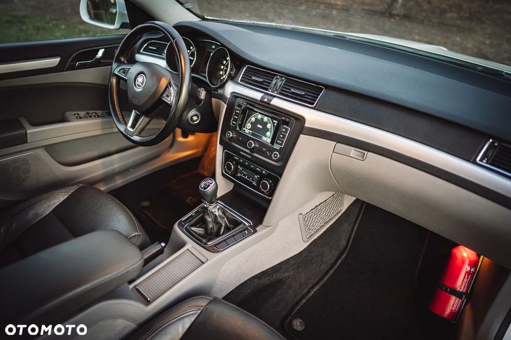 Skoda Superb 1.6 TDI Exclusive - 28