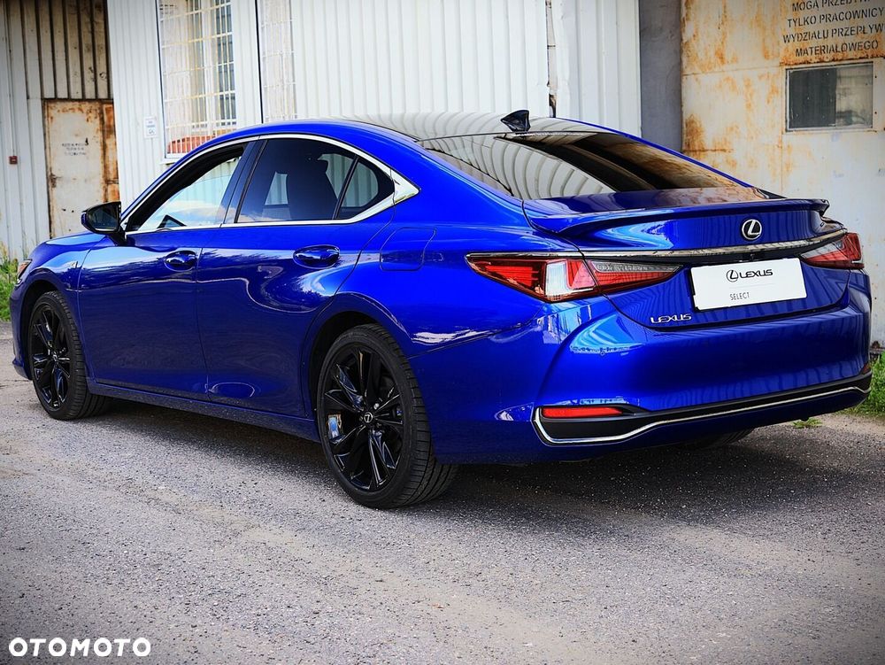 Lexus ES 300h F Sport Design - 9