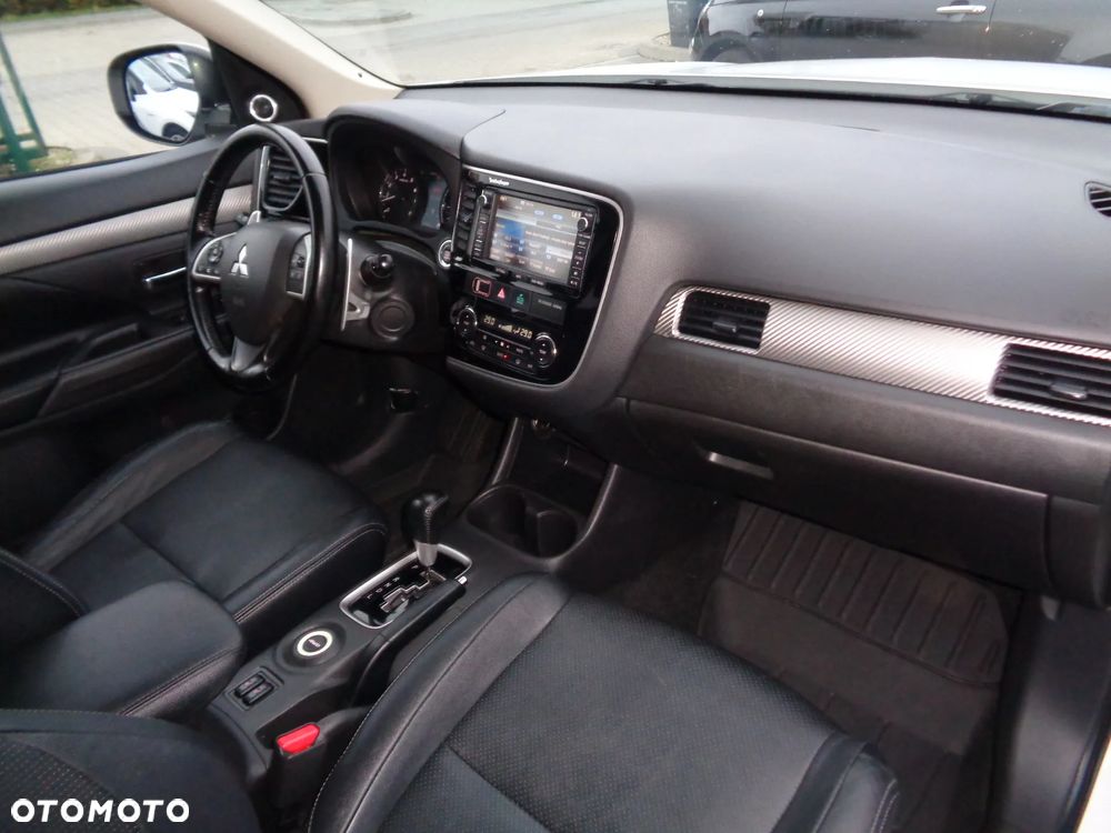 Mitsubishi Outlander 2.0 Intense Comfort 4WD CVT - 19