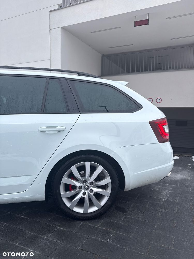 Skoda Octavia 2.0 TDI RS DSG - 6