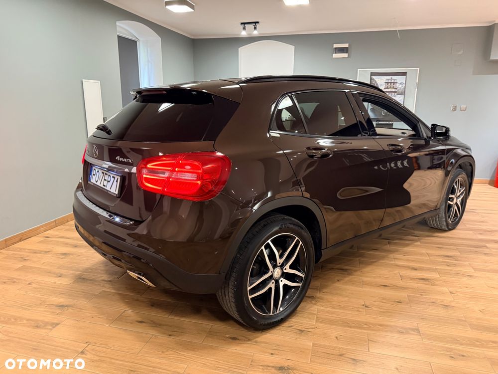 Mercedes-Benz GLA 250 4Matic 7G-DCT Activity Edition - 20