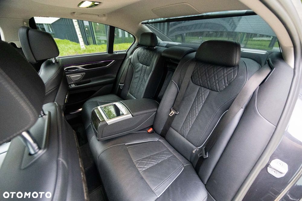 BMW Seria 7 730d xDrive - 28