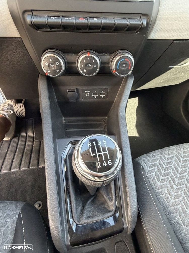 Renault Clio 1.0 TCe Evolution Bi-Fuel - 17