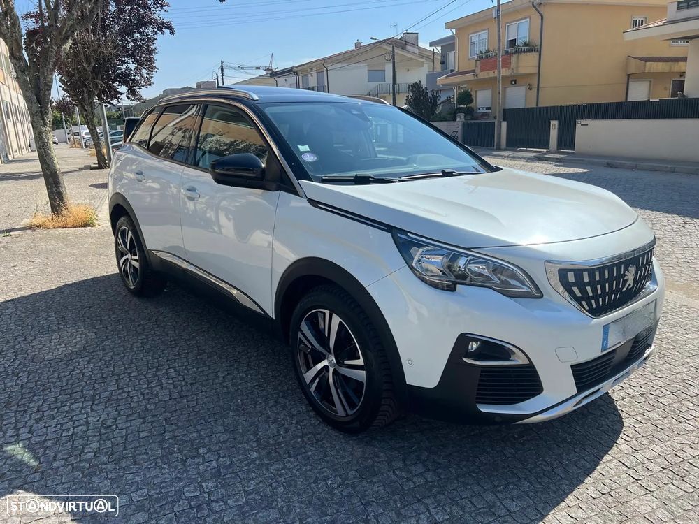 Peugeot 3008 PureTech 130 Stop & Start GPF EAT8 Allure — fotografia 3