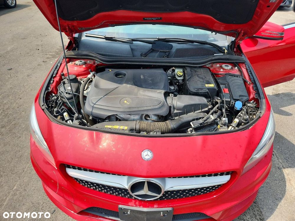 Mercedes-Benz CLA 250 4Matic 7G-DCT AMG Line - 10