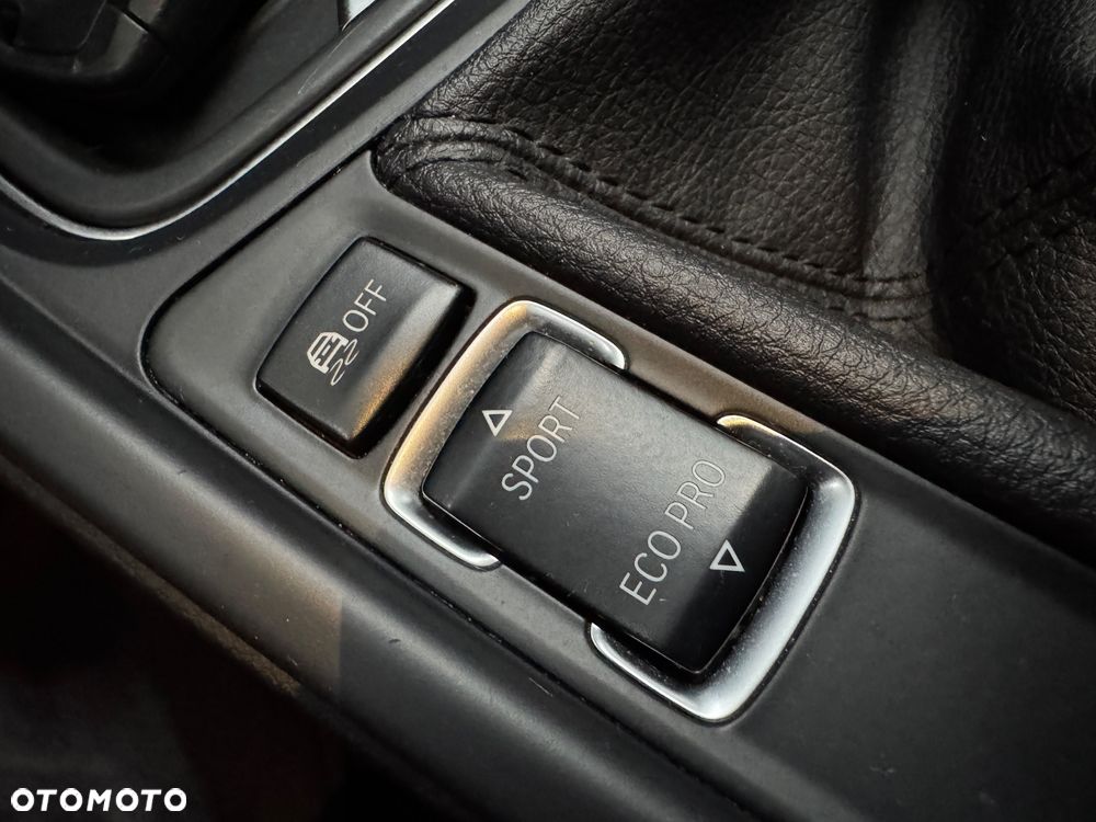 BMW Seria 3 318d - 38
