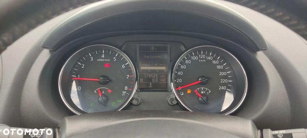 Nissan Qashqai 2.0 4x4 visia - 12