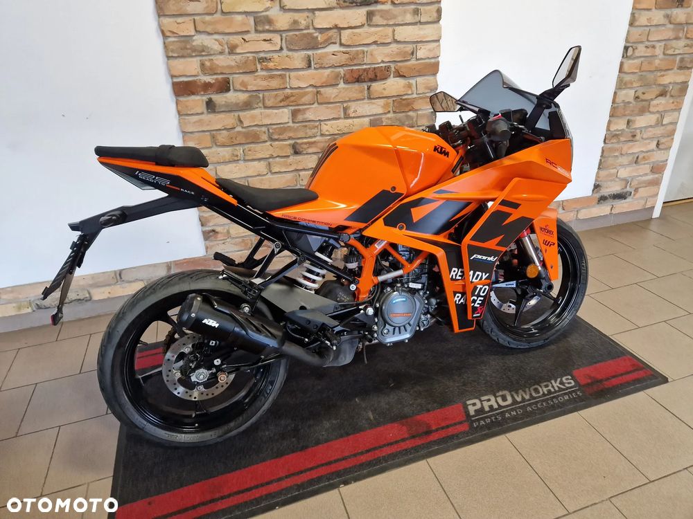 KTM RC 125 - 18