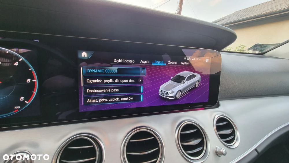 Mercedes-Benz Klasa E 220 d 4-Matic AMG/Avantgarde - 24
