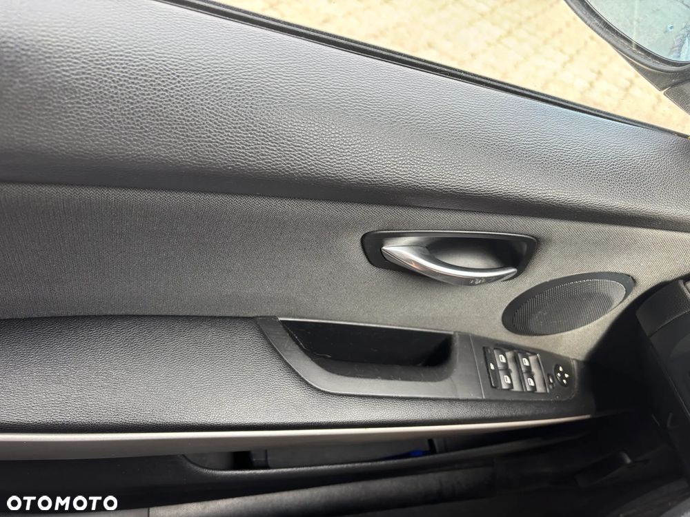 BMW Seria 3 318i - 30