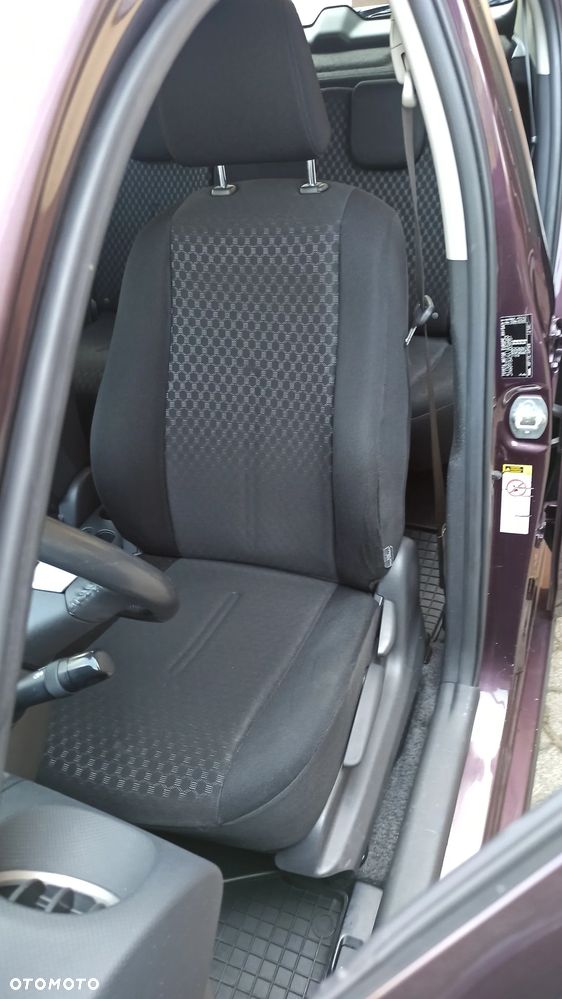 Toyota Urban Cruiser - 11
