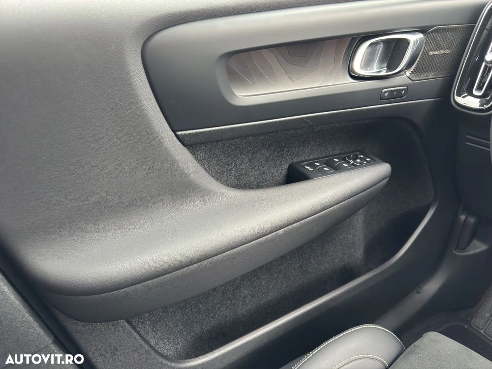 Volvo XC 40 T4 Recharge DKG Ultimate Dark - 16