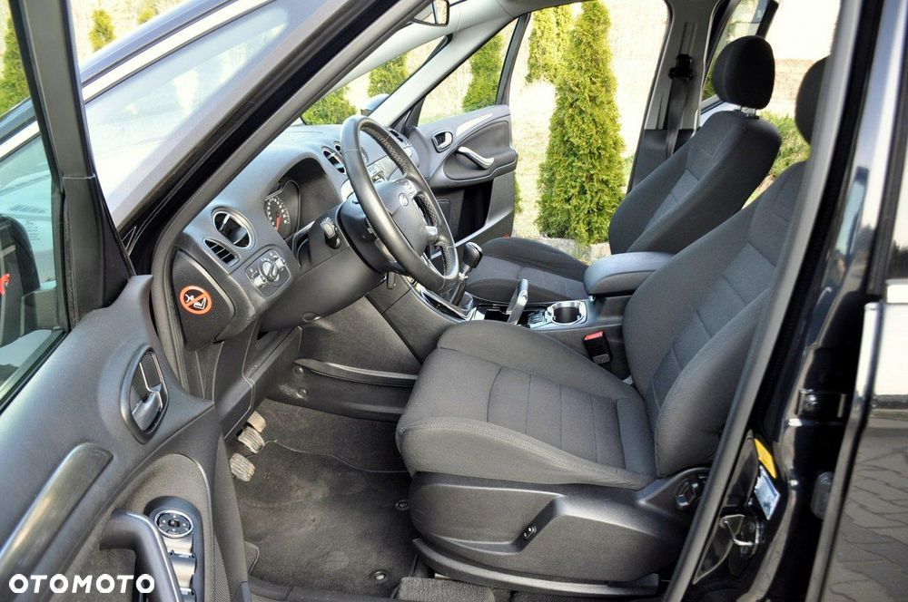 Ford S-Max - 21