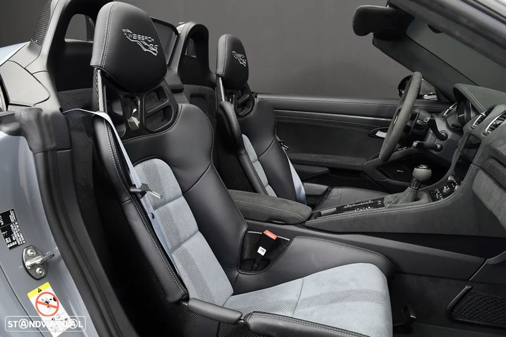 Porsche 718 Spyder RS - 21