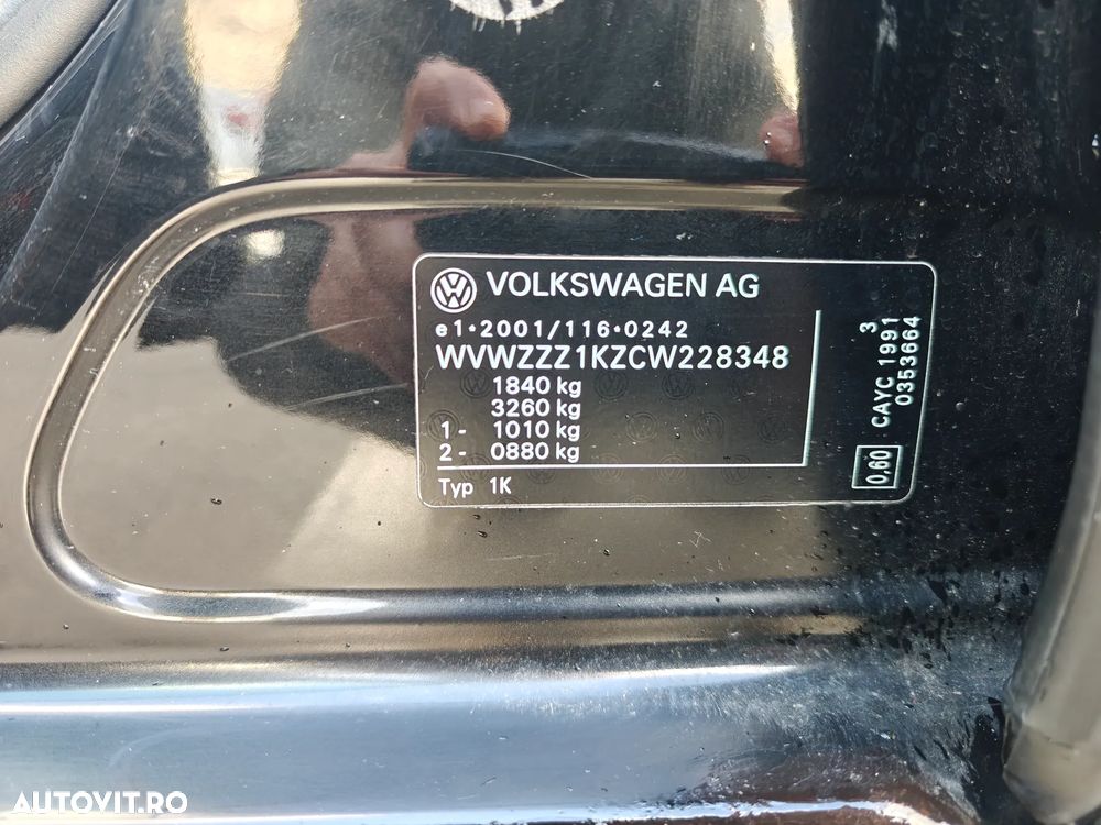Volkswagen Golf 1.6 TDI DPF Comfortline - 10