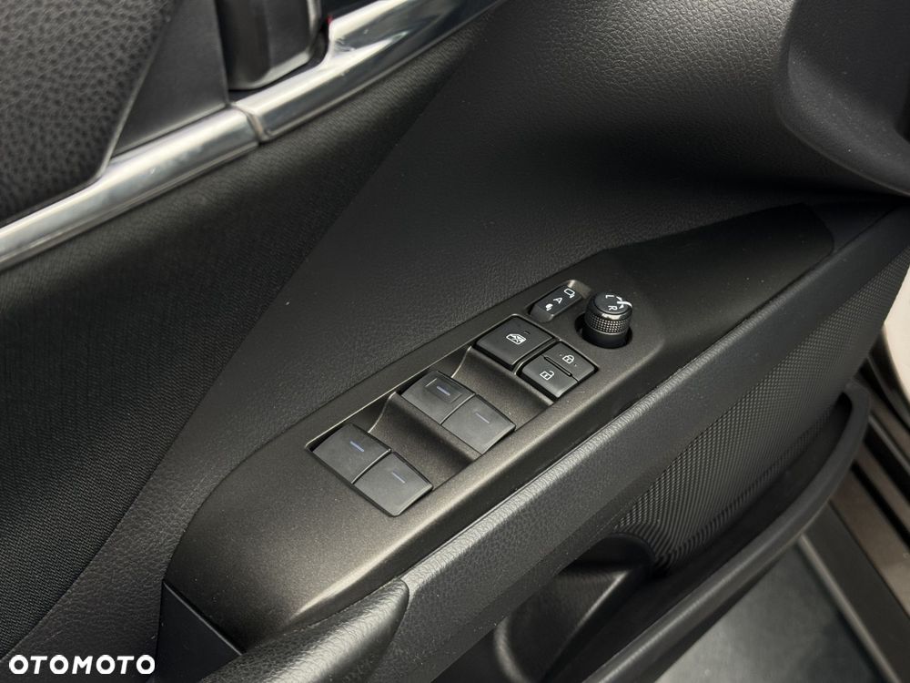 Toyota Camry 2.5 Hybrid Comfort CVT - 22