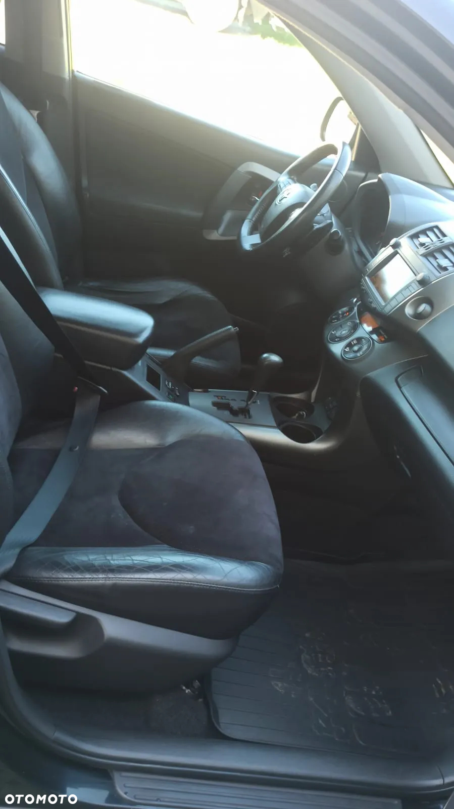 Toyota RAV4 2.2 D-CAT Premium - 7
