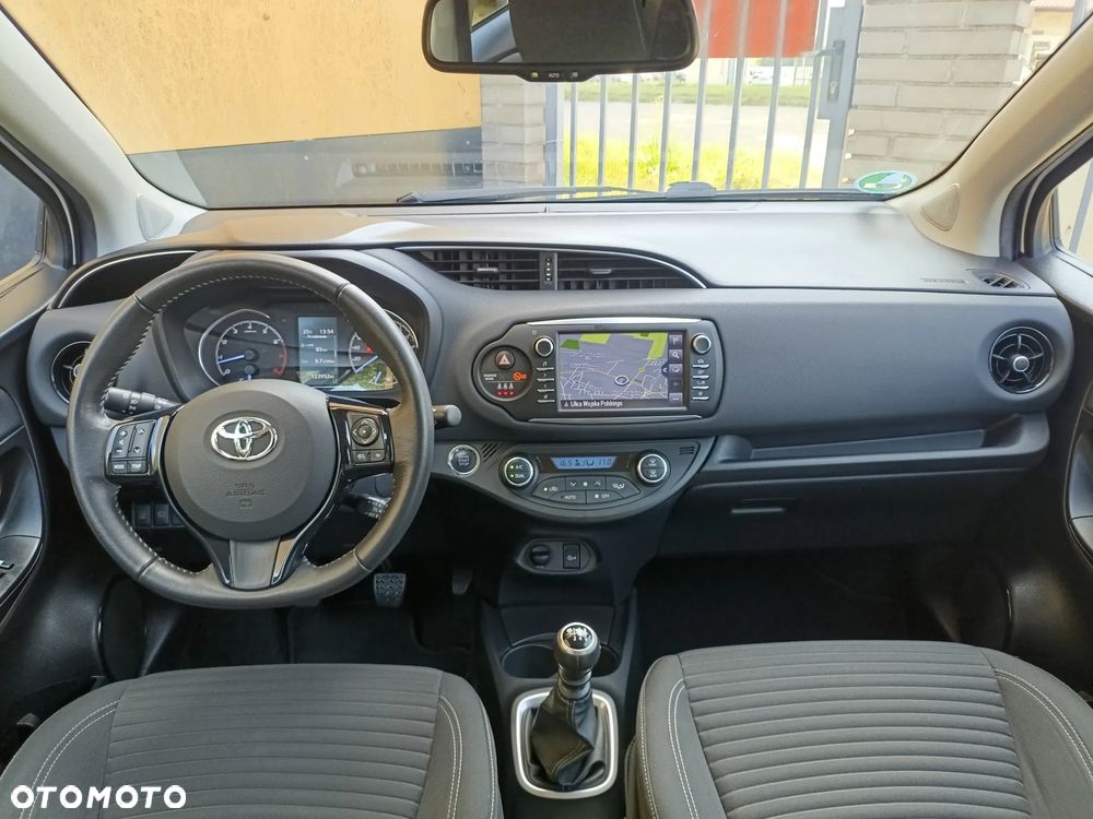 Toyota Yaris 1.5 Premium - 4