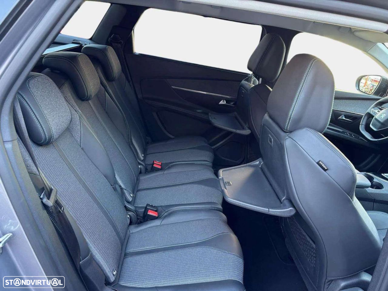 Peugeot 5008 1.5 BlueHDi Allure EAT8 - 17