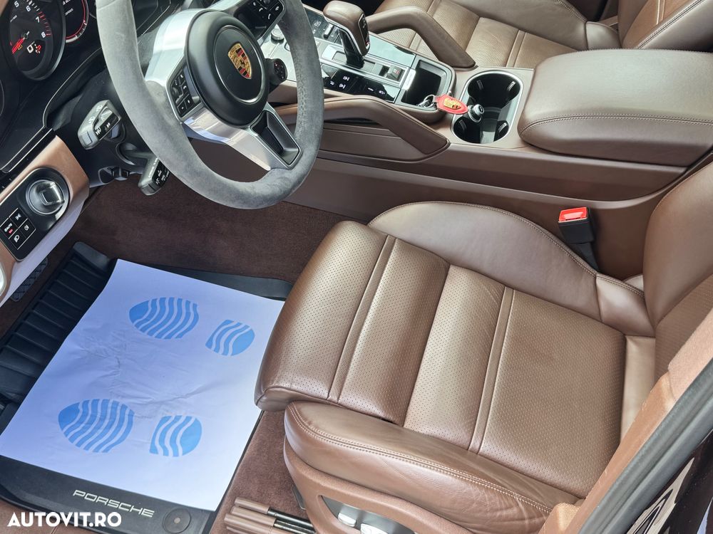 Porsche Cayenne Tiptronic S - 12