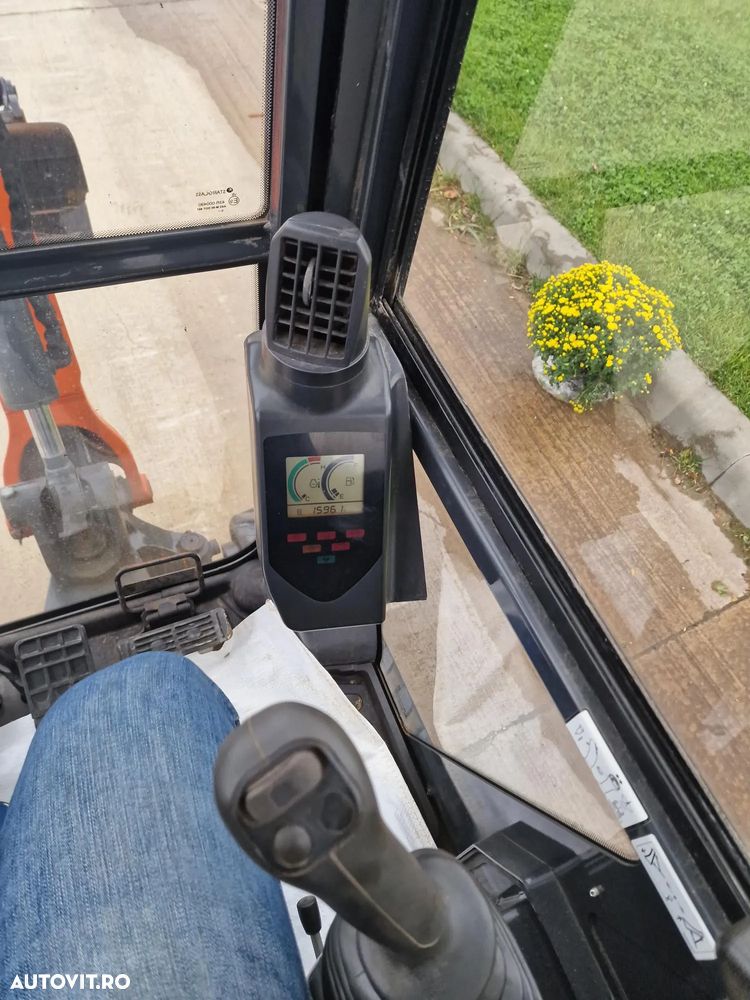 Hitachi ZX19, Masa operat 2tone, 2019, 1.596h, LAMA, CUPLA RAPIDA+3 CUPE, Senile extensibile, latime strans 0,98m, Inst picon, cabina, radio, senile 80% ok, STARE FOARTE BUNA, posibilitate leasing 4 ani, rata lunara 2.000 lei-PROMOTIE-17.900EUR+Tva - 25