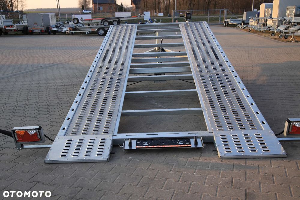 Lorries PLI27-4521 4.5 x 2 Zintegrowane Podjazdy Uchylna Grawitacyjnie DMC 2700KG Full LED - 17