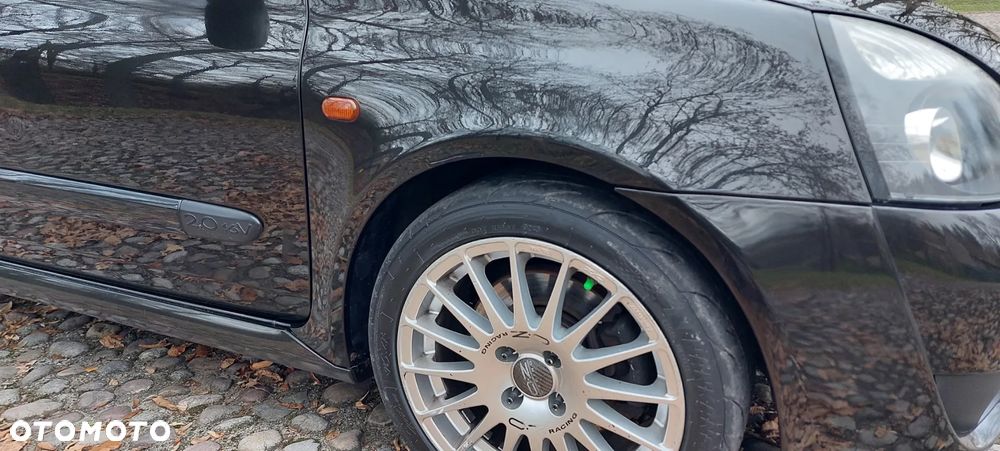 Renault Clio 2.0 16V Sport - 17