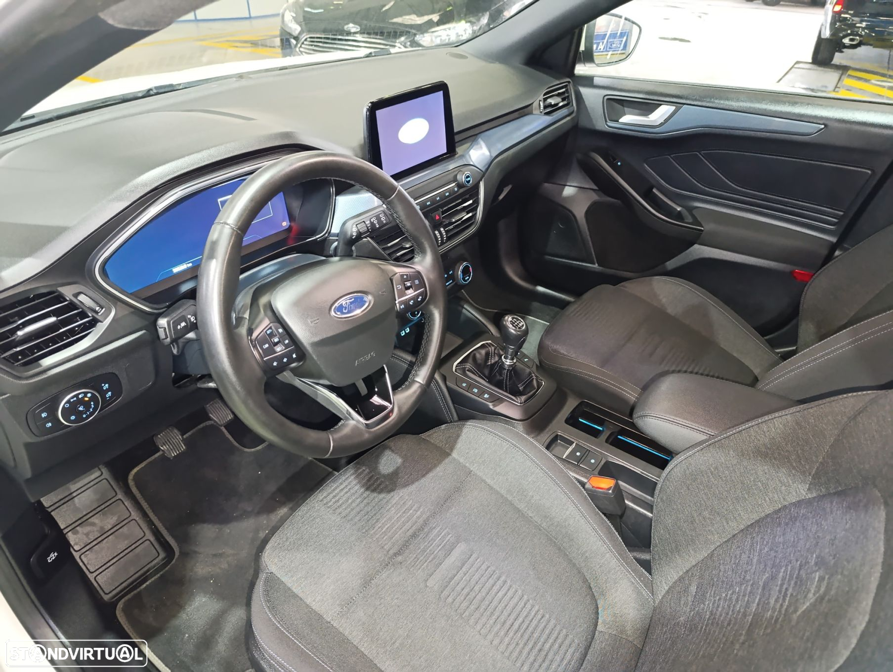 Ford Focus 1.0 EcoBoost MHEV Active X - 11