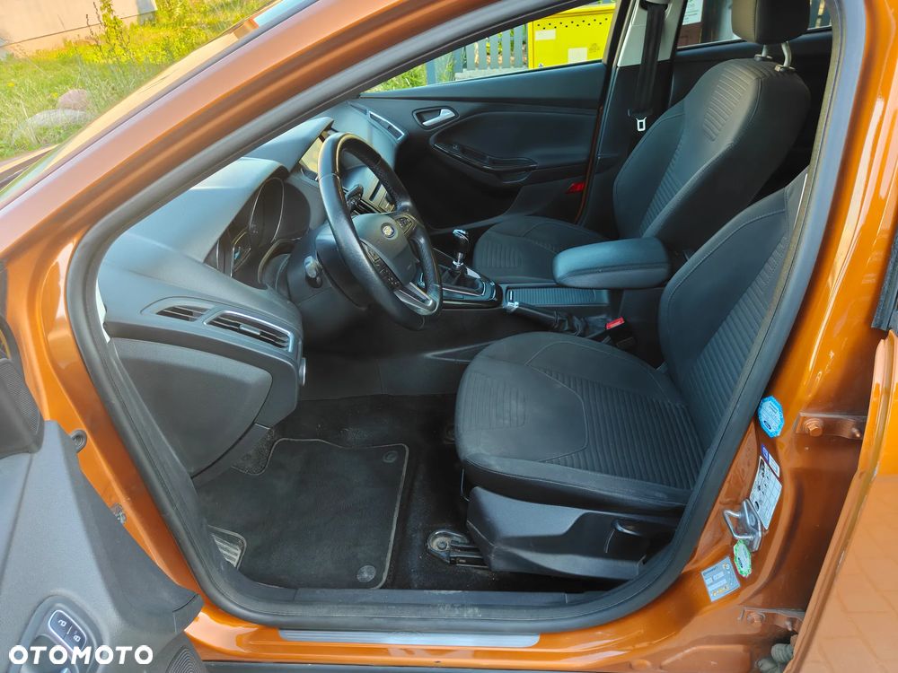 Ford Focus 1.0 EcoBoost Titanium - 10