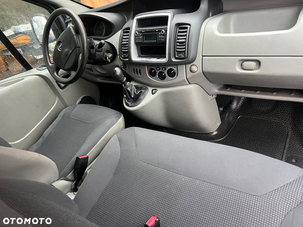 Opel Vivaro - 10