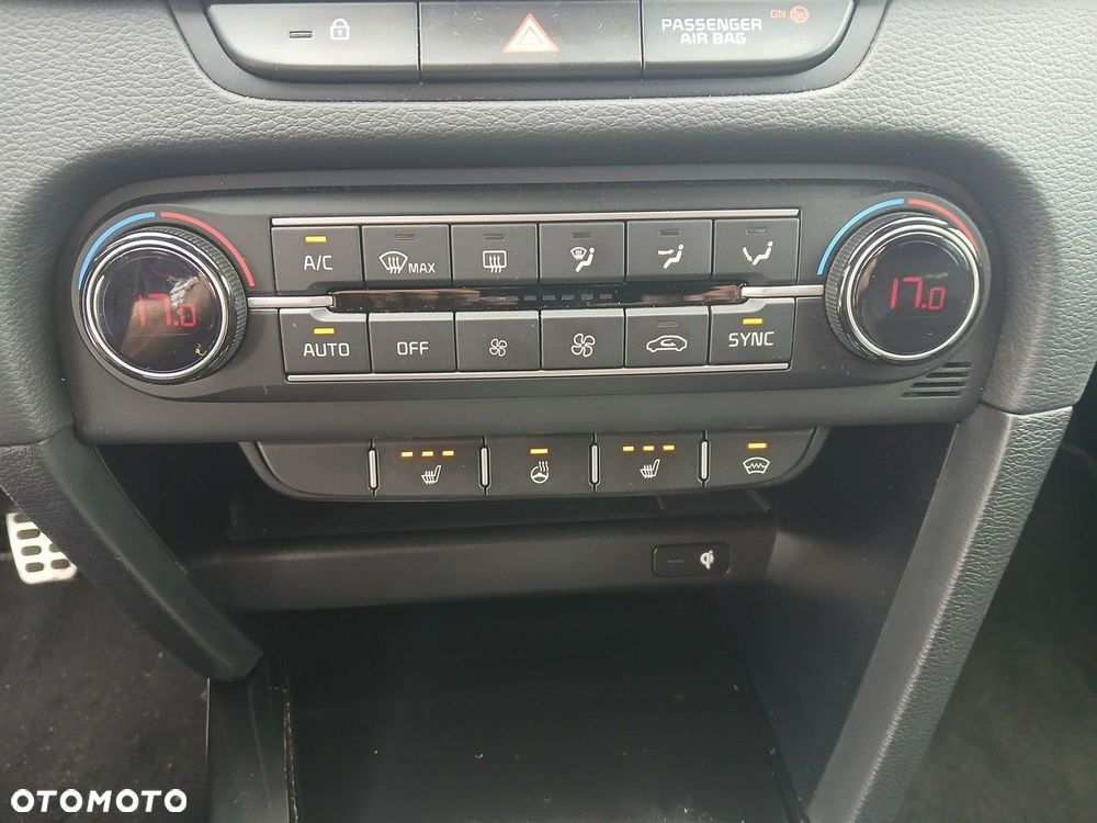 Kia Ceed 1.5 T-GDI GT-Line - 17