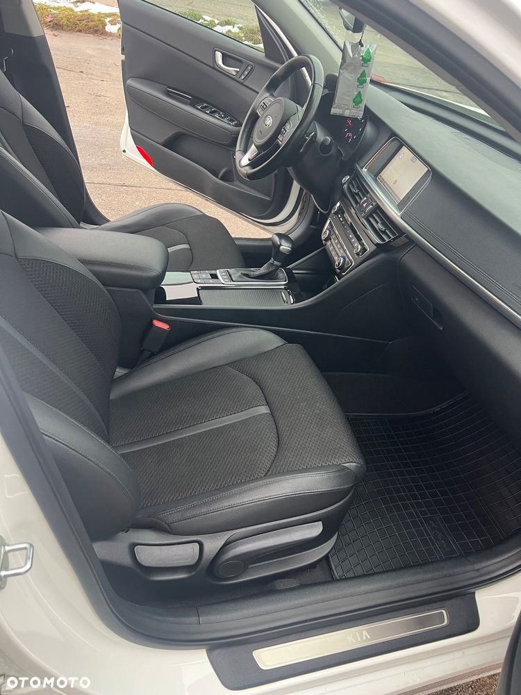 Kia Optima - 33