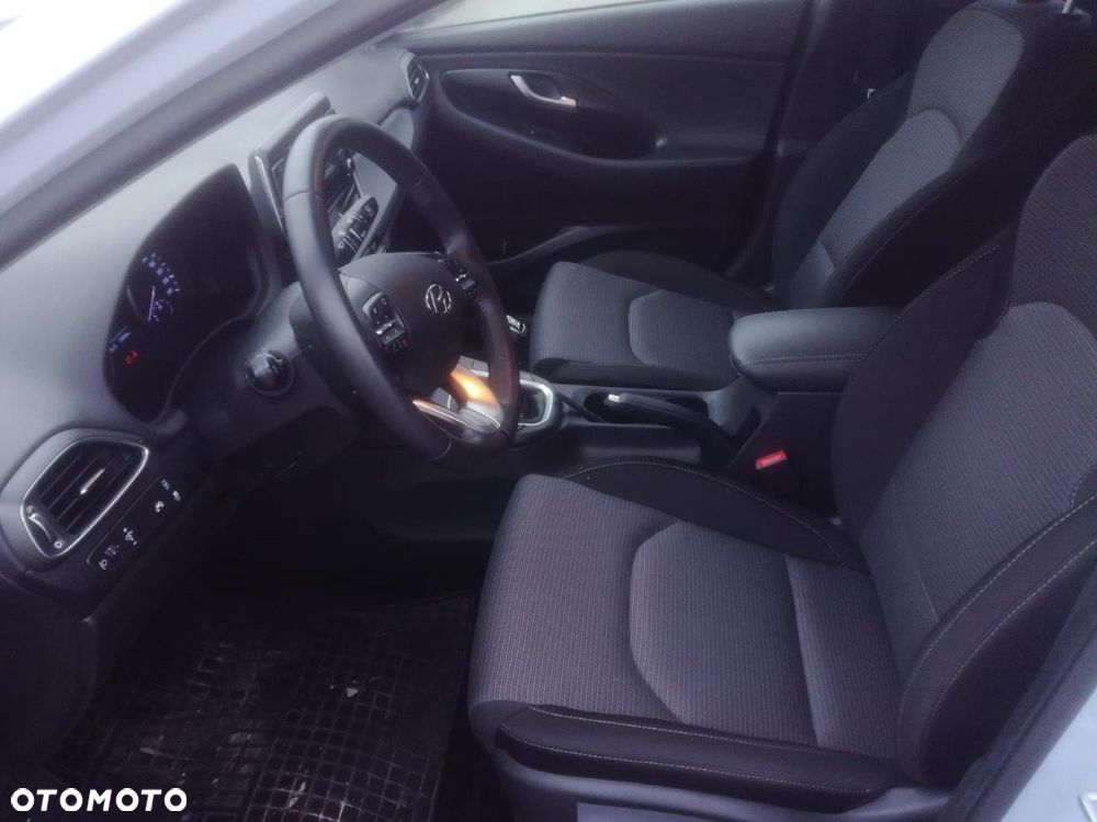 Hyundai i30 1.4 Classic + - 5