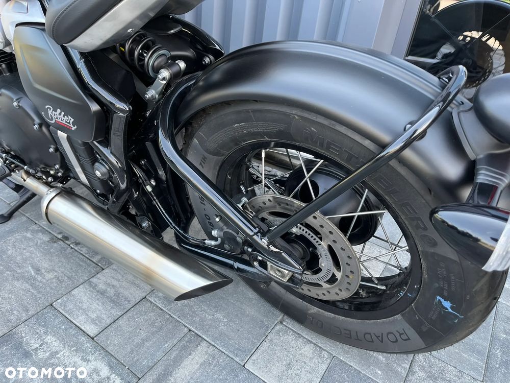 Triumph Bonneville Bobber - 6