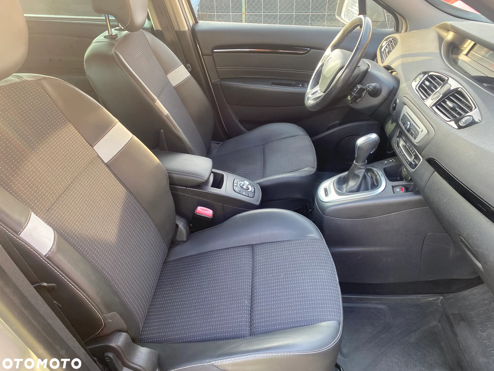 Renault Scenic 1.5 dCi Energy Limited EDC EU6 - 28