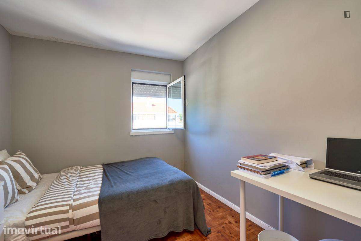 Quarto - localizado em Chelas Lisbon - Grande imagem: 4/33