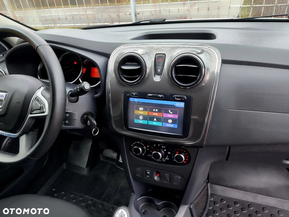 Dacia Logan TCe 90 S&S Stepway Celebration - 25