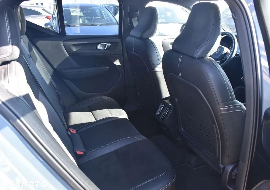 Volvo XC 40 T3 R-Design - 18