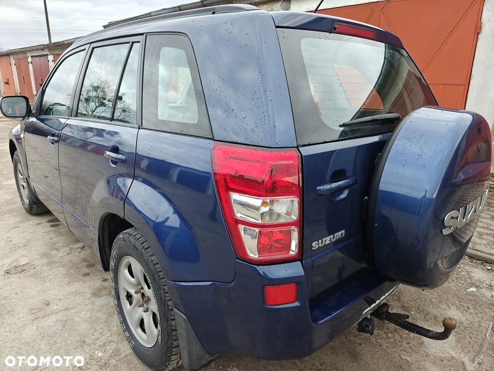 Suzuki Grand Vitara 2.0 - 7