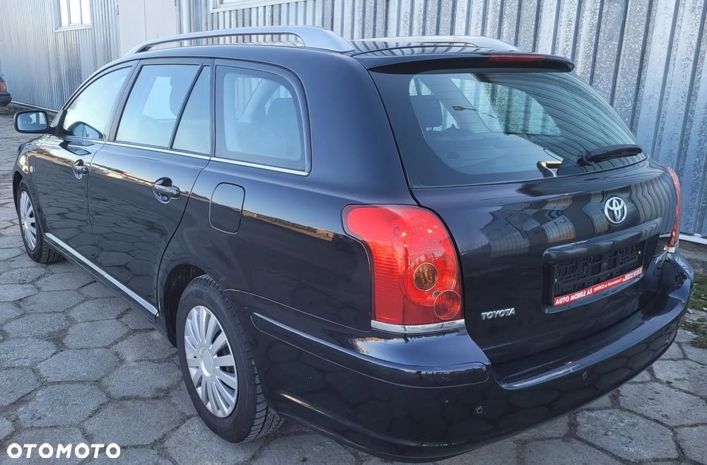 Toyota Avensis - 2