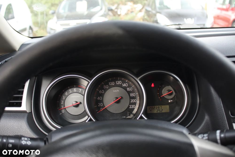 Nissan Tiida 1.6 acenta - 19
