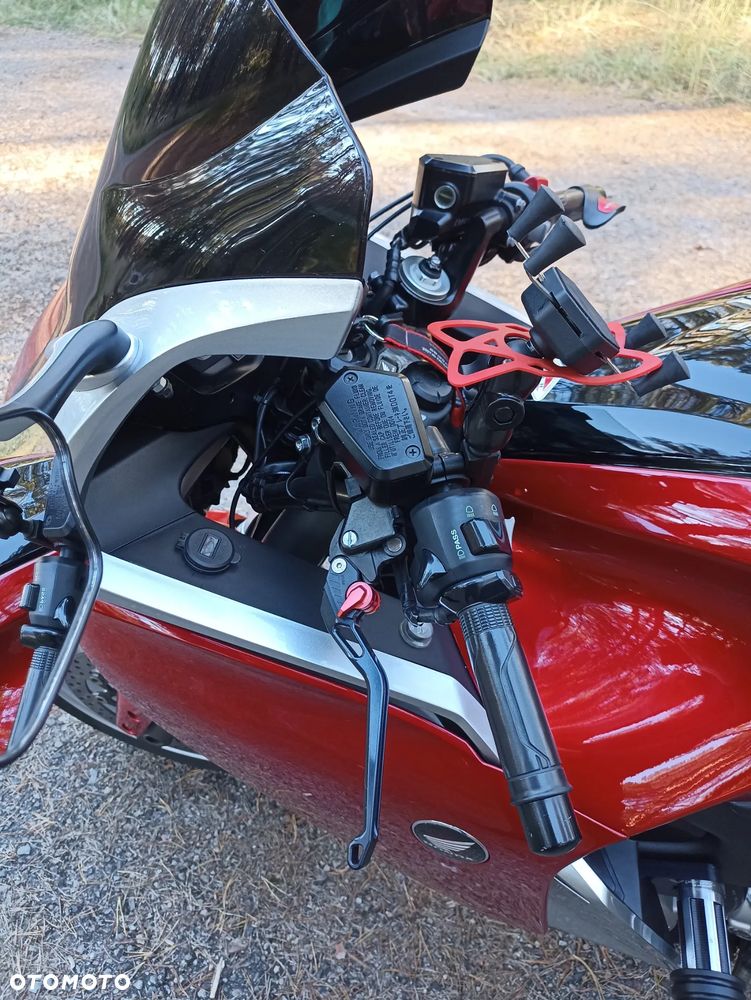 Honda VFR - 18